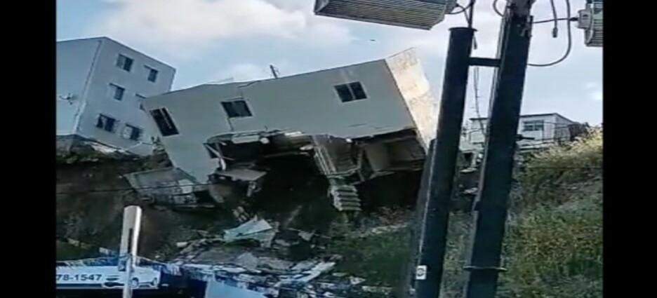 Colapsa el edificio norte del Fraccionamiento La Sierra en Tijuana