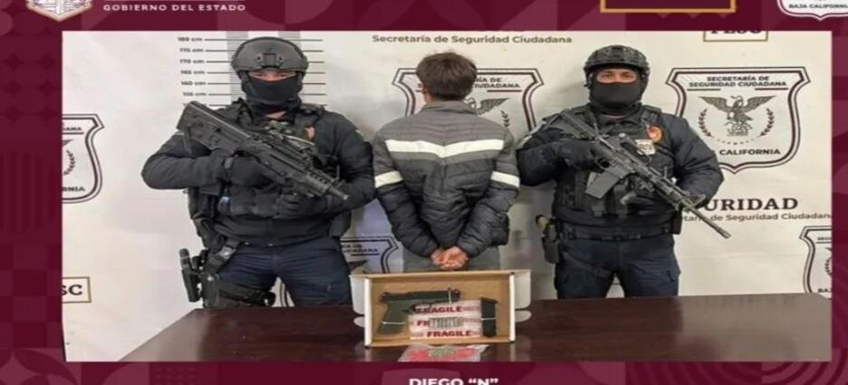 Detienen a joven armado en Tijuana