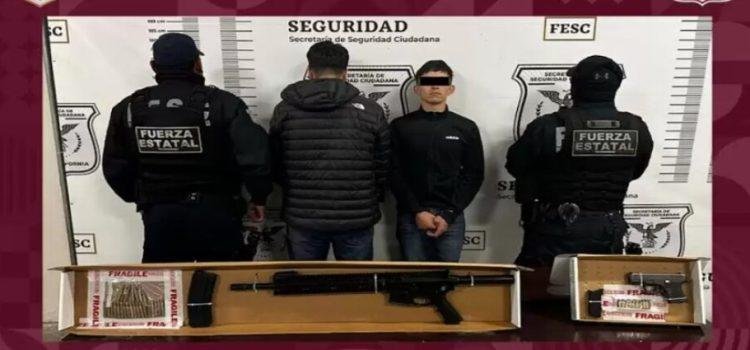 Detienen a un joven y un menor de edad en posesión de armas de fuego Detienen a un joven y un menor de edad en posesión de armas de fuego