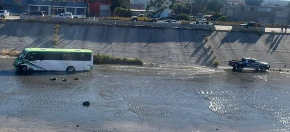 Sujeto se roba camión de transporte de personal en Tijuana