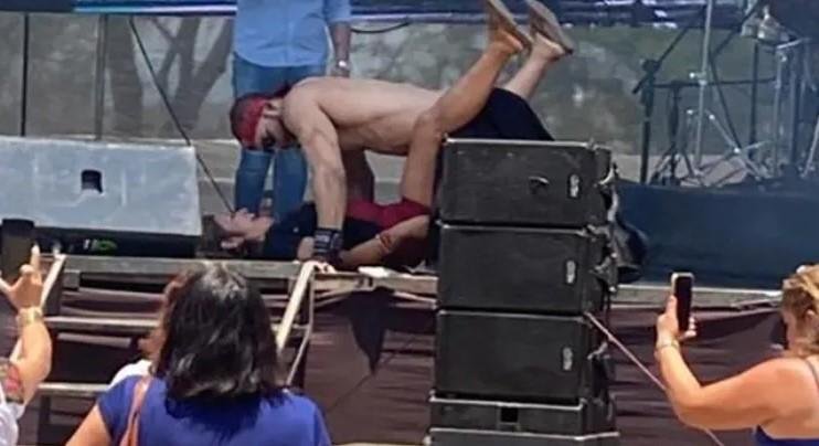 Con strippers festejan a madres sindicalizadas