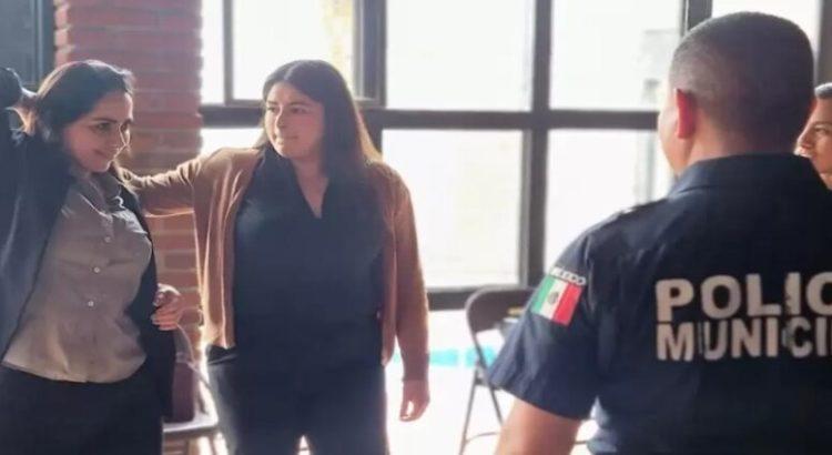 Policía Municipal aplica el programa “Mujer Segura” en cafetería