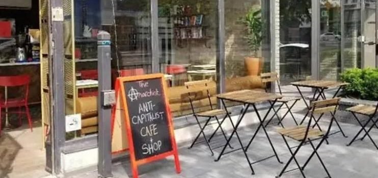 Por falta de capital cierra “café anticapitalista”