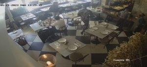 Sujetos armados asaltaron a los comensales del restaurante Caffe Saverios