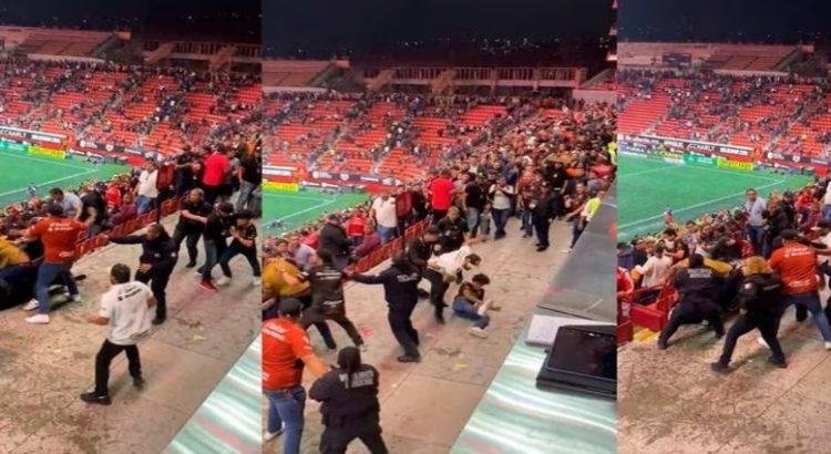Violenta pelea entre fanáticos de Tijuana y Pumas