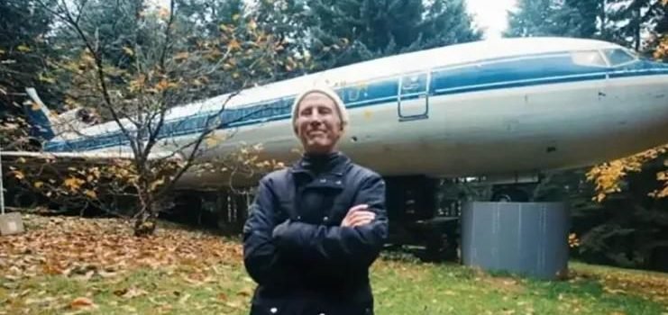 Compró un Boeing 727 … y lo transformó en su casa Compró un Boeing 727 … y lo transformó en su casa