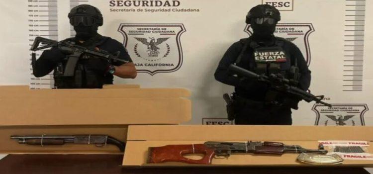 Aseguran armas y recuperan vehículo robado en Estados Unidos