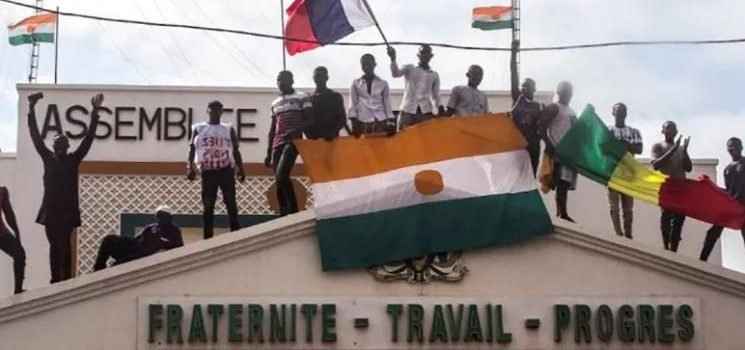 Planean países africanos una posible intervención militar en Níger Planean países africanos una posible intervención militar en Níger