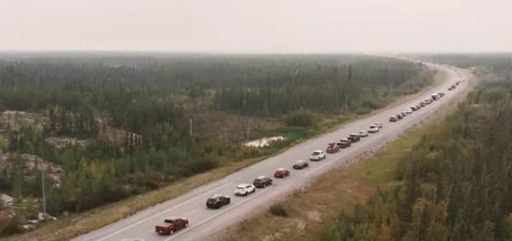 Huyen miles de los incendios en el norte de Canadá Huyen miles de los incendios en el norte de Canadá