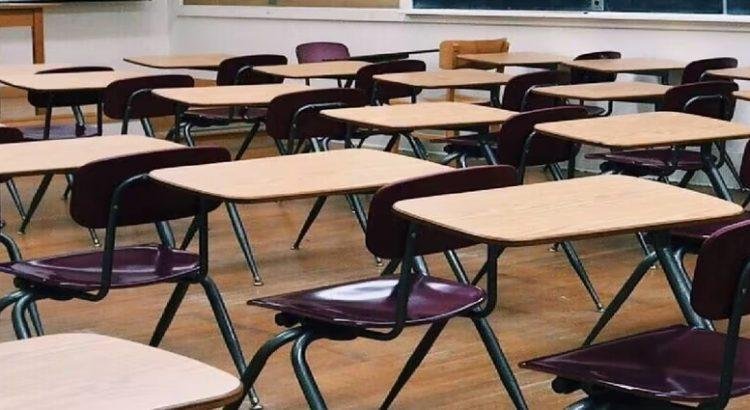 Por Hilary entre 50 a 60 escuelas del estado sufrieron afectaciones menores