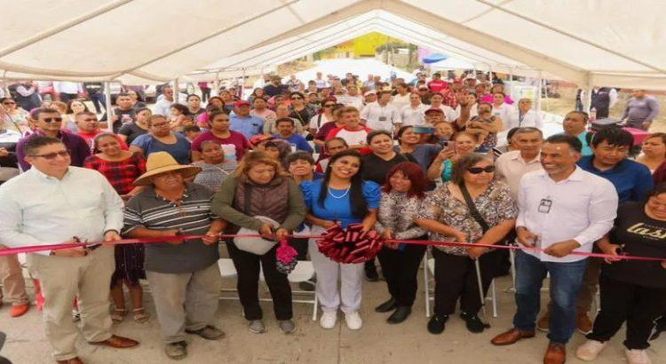 La alcaldesa inauguró varias calles que prometió en campaña