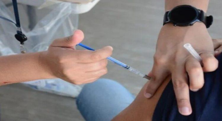 Inicia la jornada de vacunación contra influenza y covid en Baja California