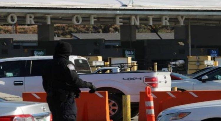 Caballero asegura que la falta de agentes provoca largos tiempos de espera en el cruce fronterizo