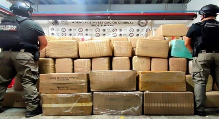 Detienen a cuatro y aseguran más de 2.5 toneladas de marihuana