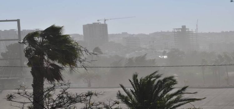 Los vientos de Santa Ana permanecerán hasta el miércoles