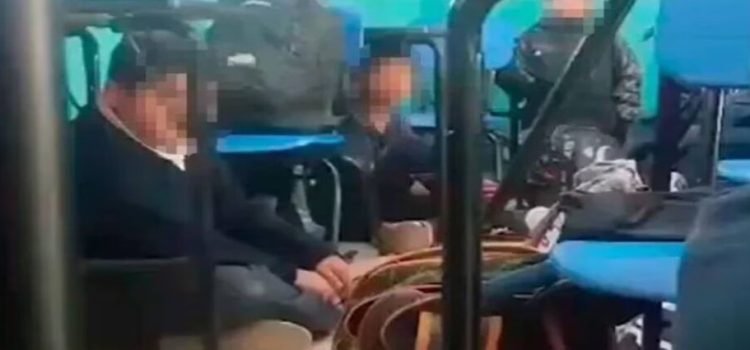 Maestra hace cantar a sus alumnos en medio de una balacera en Tijuana