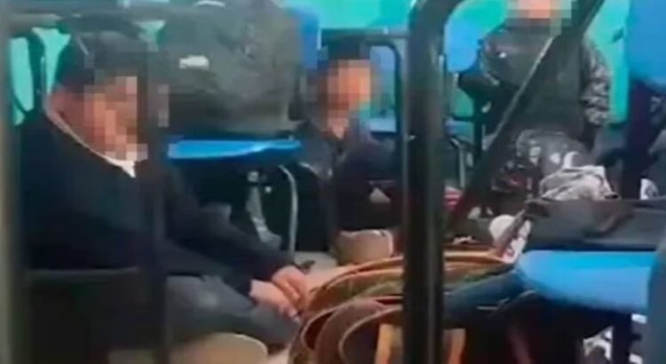 Maestra hace cantar a sus alumnos en medio de una balacera en Tijuana