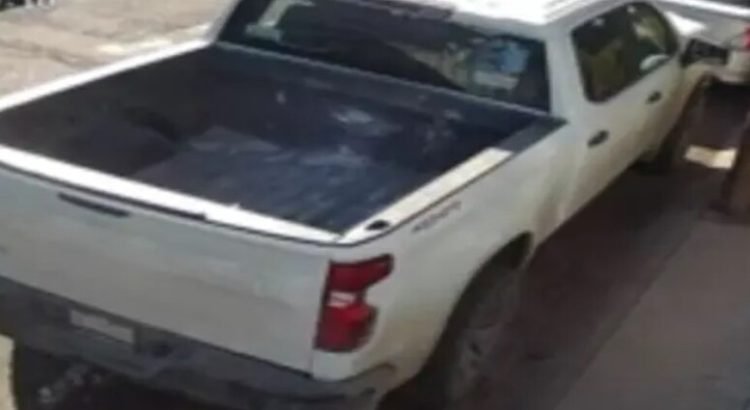 Mujer grita por ayuda al ser despojada de su camioneta en Tijuana