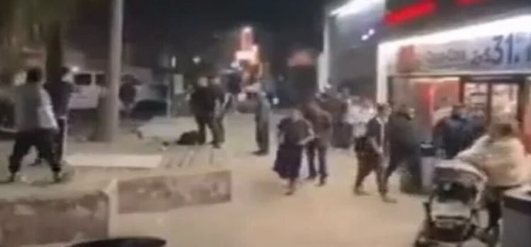 Joven es agredido por dos sujetos y se venga disparándoles