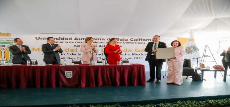 Reconocen la trayectoria de la doctora Marina del Pilar Olmeda García