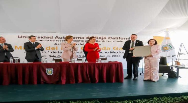 Reconocen la trayectoria de la doctora Marina del Pilar Olmeda García