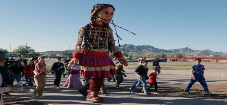 Llegará a Tijuana la marioneta gigante Amal que es un símbolo de esperanza para migrantes