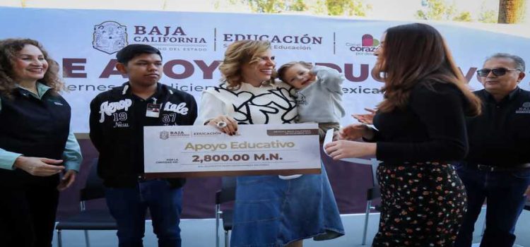 Marina del Pilar entregó más de 4 mil apoyos educativos a estudiantes de BC