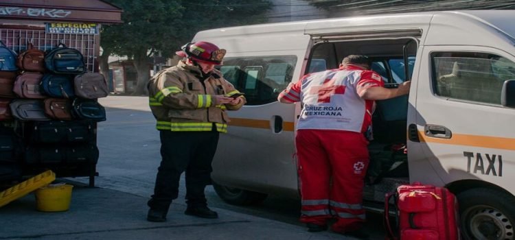 Pasajero perdió la vida a bordo de un taxi en Tijuana