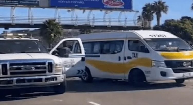 Doce personas resultaron lesionadas en accidente vial en Playas de Tijuana
