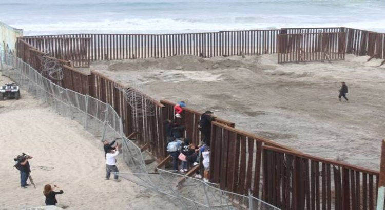 Disminuyeron los cruces irregulares diarios desde Tijuana entre un 25% y 30%