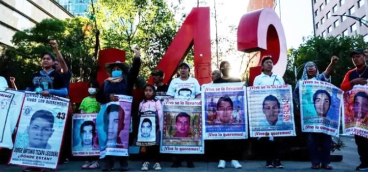 Dictan auto de formal prisión a 8 militares involucrados en el caso Ayotzinapa