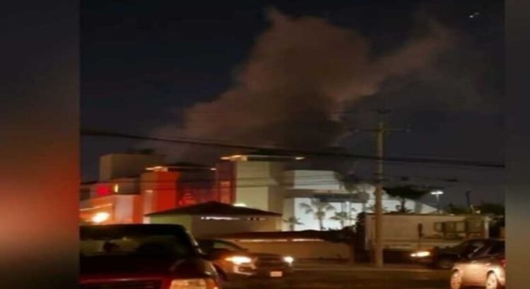 Se incendia cocina del Casino Caliente y desalojan el lugar