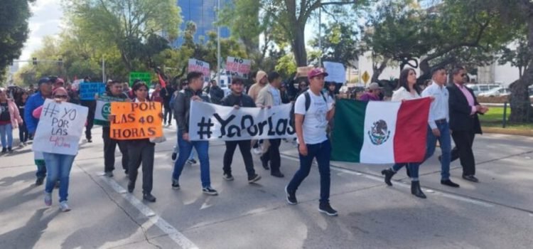 En Tijuana marcharon para exigir 40 horas laborales