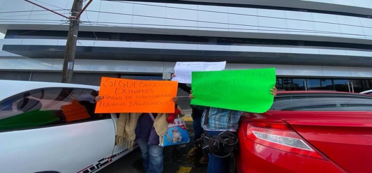 Cierra Call Center en Tijuana y 300 desempleados exigen finiquito