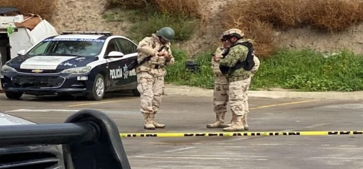 Lanzan granada contra comandancia municipal en Tijuana