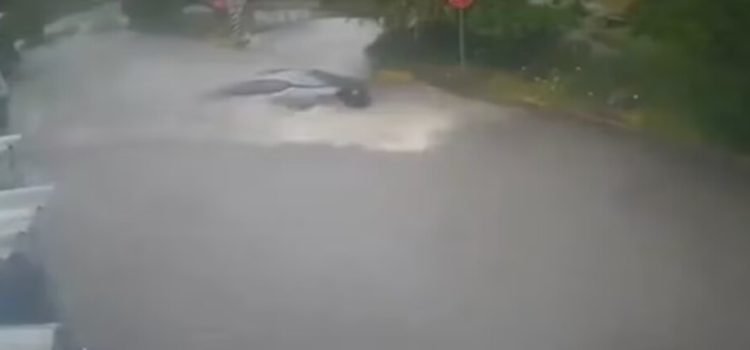 Tormenta deja inundaciones en Tijuana; hombre sobrevive a ser arrastrado por la corriente