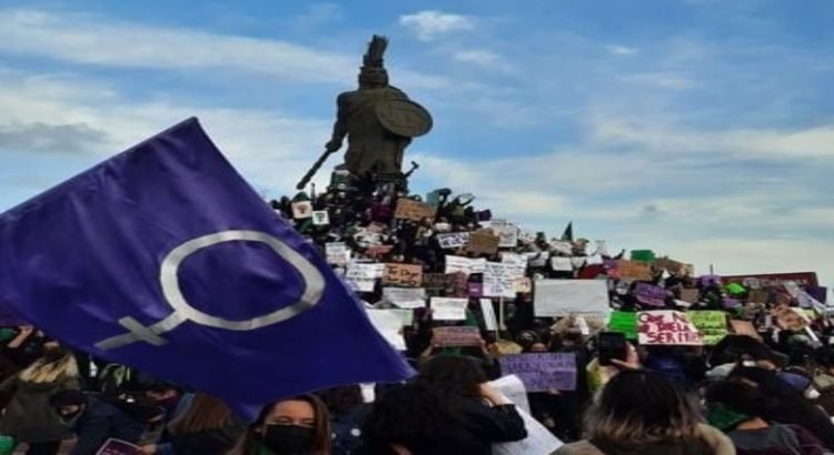 Colectivos feministas marcharon en Tijuana por el Día Internacional de la Mujer