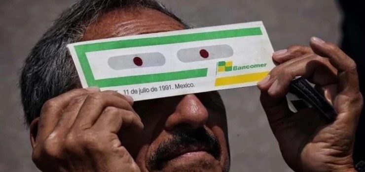 Por tres décadas guardó sus lentes para ver el eclipse