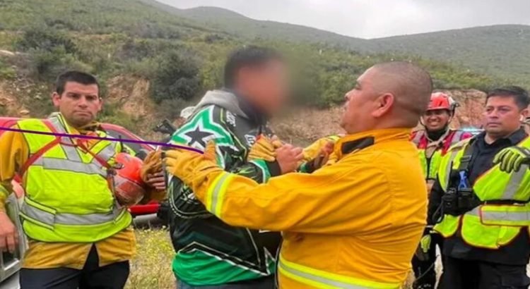 Rescatan a hombre extraviado en la zona montañosa