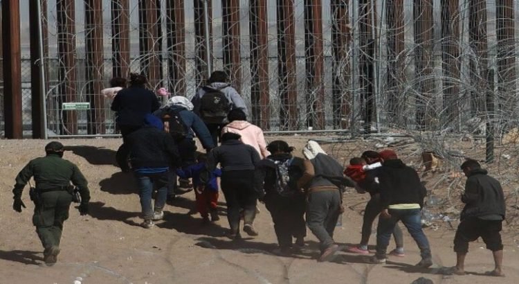 Mil 89 migrantes han cruzado a Estados Unidos