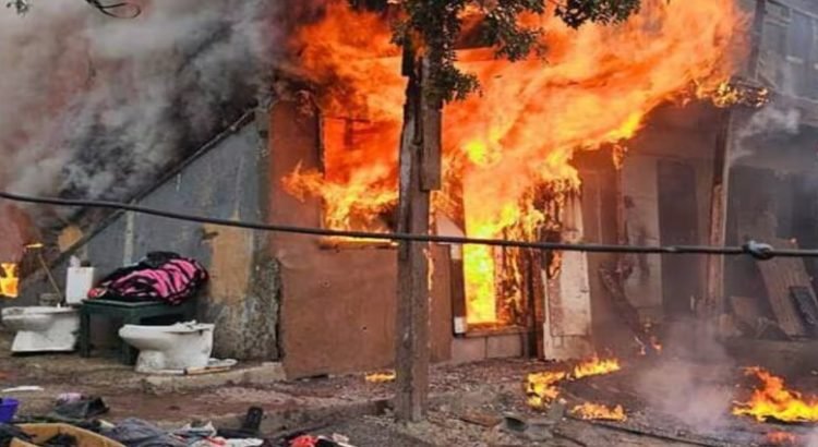 Dos cuartos de madera terminan en ceniza