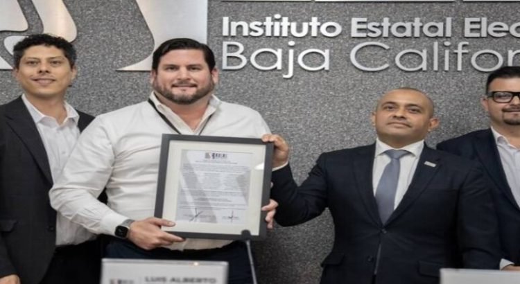 Entregan a Ismael Burgueño constancia de mayoría como alcalde de Tijuana