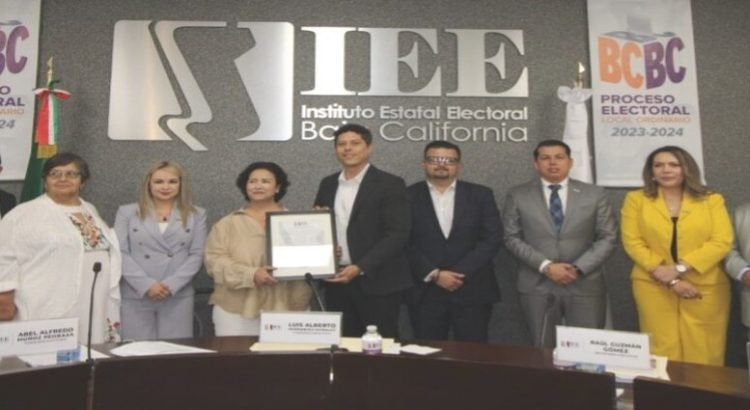 El IEEBC hizo entrega de constancias de mayoría a ayuntamientos electos de BC