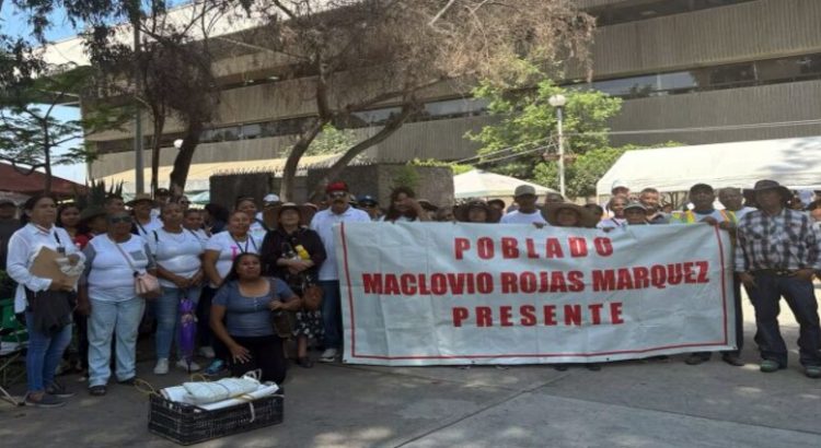 Colonos del Ejido Maclovio Rojas se manifestaron ante palacio municipal