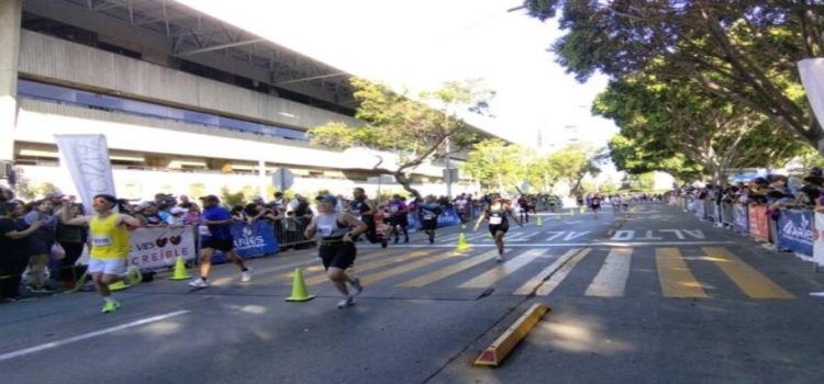 Mexicano se lleva el Medio Maratón Internacional de Tijuana