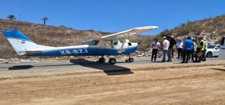 Avioneta aterriza de emergencia en zona residencial de Tijuana
