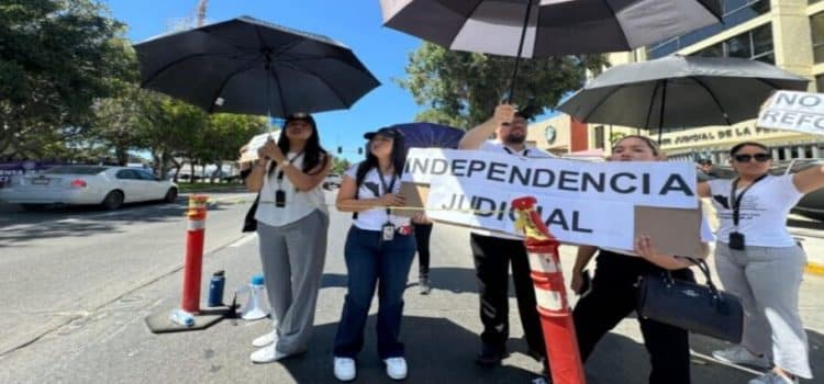 En Baja California mil 200 trabajadores del Poder Judicial se fueron a paro