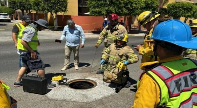 Explotan alcantarillas por acumulación de gas en Lomas de Agua Caliente
