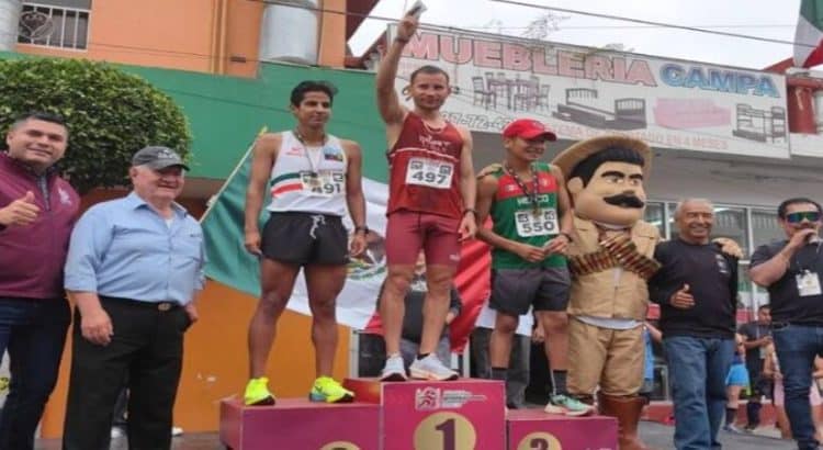 Valdez y Mendoza fueron los ganadores de la 42 carrera del Día de la Independencia