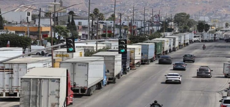 Enfrentamiento en garita Tijuana-San Diego detiene operaciones de comercio